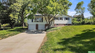 10060 Miami Cir, Omaha, NE 68134