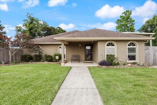 2205 Valmar St, Meraux, LA 70075