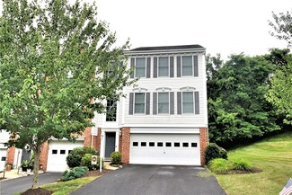 617 Hunting Creek Rd, Canonsburg, PA 15317