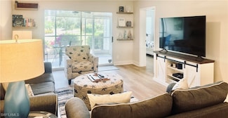 340 Horse Creek Dr Unit 107, Naples, FL 34110