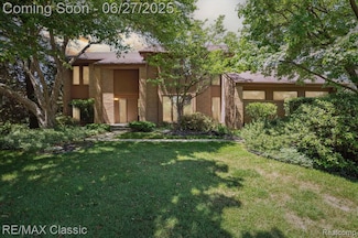 35606 Huntsman Ct, Farmington Hills, MI 48331