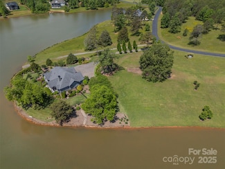 984 Mapleton Ln, Columbus, NC 28722