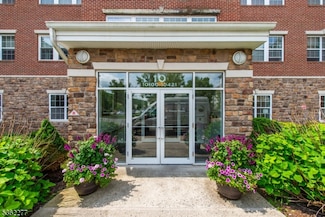 10315 Warrens Way, Wanaque, NJ 07465