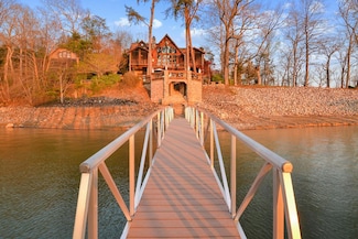 686 Lake Dr, Morganton, GA 30560