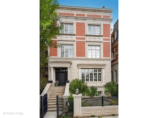 716 W Schubert Ave, Chicago, IL 60614