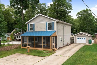 23203 S Shore Dr, Edwardsburg, MI 49112