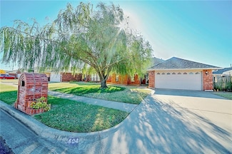 604 E Ne 21 Street St, Moore, OK 73160