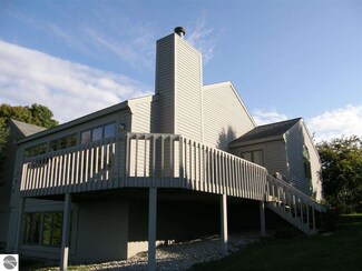 6488 Ridge Dr Unit 11, Benzonia, MI 49616