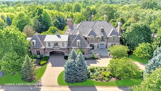 8 Brooke Ln, Barrington, IL 60010