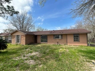 306 Tennyson St, Dickinson, TX 77539