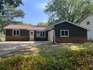 2100 Cherry Run Ct NW, Grand Rapids, MI 49504