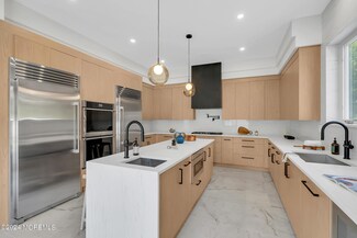 5 Branch Rd, Oakhurst, NJ 07755