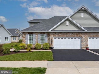 4371 Founders Dr, Center Valley, PA 18034