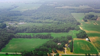 579 E 800 N, Wheatfield, IN 46392