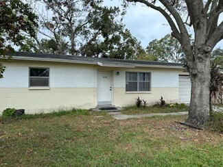 5624 62nd St N, Saint Petersburg, FL 33709