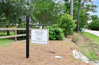 1813 Rifle Range Rd, Mount Pleasant, SC 29464