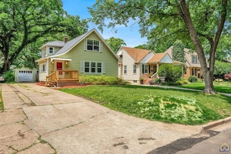 1431 SW Collins Ave, Topeka, KS 66604