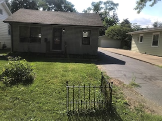 31 Berkley Ave, Joliet, IL 60433