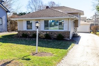 26W331 Harrison Ave, Winfield, IL 60190