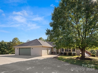 17 Deer Cove Ln, Arden, NC 28704