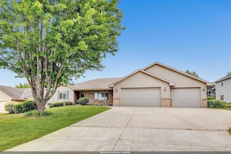 1411 Coco's Run, Howard, WI 54313