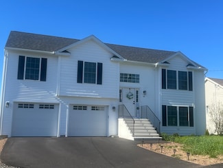 1 Richardson Dr, Middlebury, CT 06762