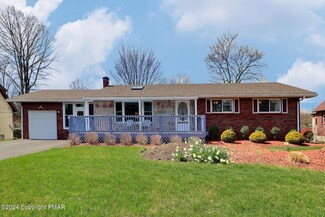 1613 N 5th St, Stroudsburg, PA 18360