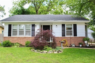 404 E Hale St, Spring Hill, KS 66083