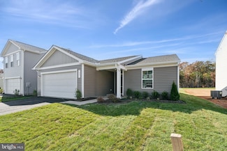 39 Holly Rd, Charles Town, WV 25414