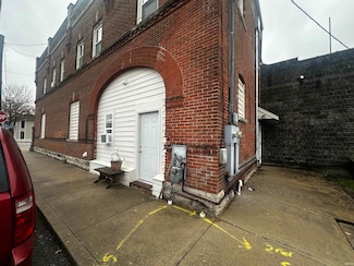 105 W 8th St, Burlington, IN 46915