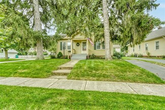 195 Brookridge Dr, Rochester, NY 14616