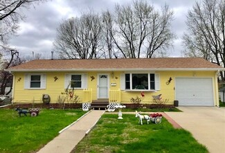 907 W 13th St, Sterling, IL 61081
