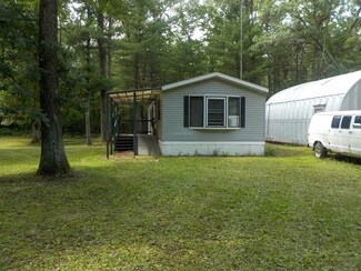 957 Ember Ave, Adams, WI 53910