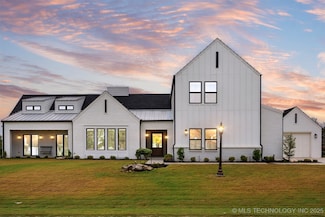 5927 N Meadows Ridge Rd, Owasso, OK 74055