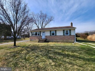 104 Lopax Rd, Harrisburg, PA 17112