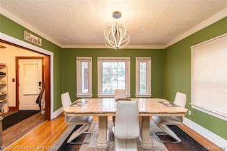 92 E Iroquois Rd, Pontiac, MI 48341