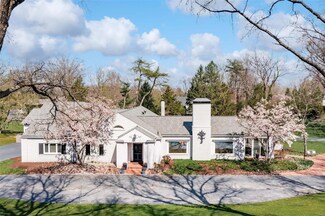 7 Terry Hill Ln, Saint Louis, MO 63131