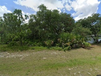 6020 N Moss Cir, Port Labelle, FL 33935