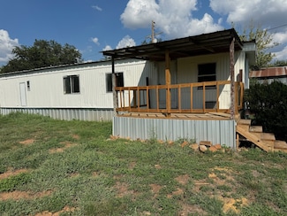 1404 W Sunset St, San Saba, TX 76877