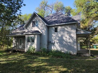 320 High Ave NE, Willmar, MN 56201
