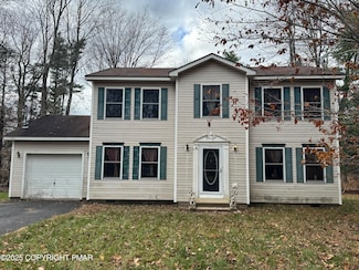 1145 Chickadee Dr, Pocono Summit, PA 18346