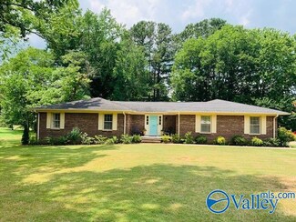 906 Buchanan St, Scottsboro, AL 35768