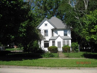 412 Main St, Leaf River, IL 61047