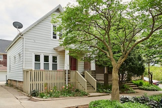 1605 E Webster Place, Milwaukee, WI 53211