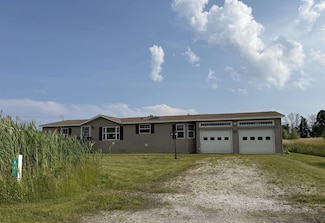 111 Deso Dr, Alburgh, VT 05440