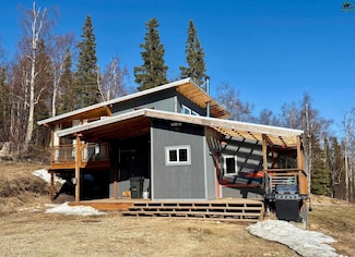 5582 Cascade Rd, Fairbanks, AK 99709