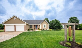 29549 Hedge Ln, Paola, KS 66071
