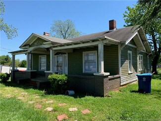 3067 1st Ave SW, Hickory, NC 28602
