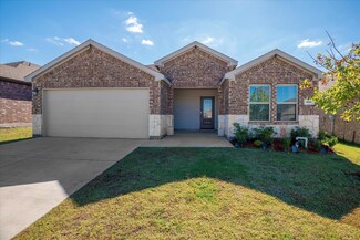 916 Glover Dr, Aubrey, TX 76227