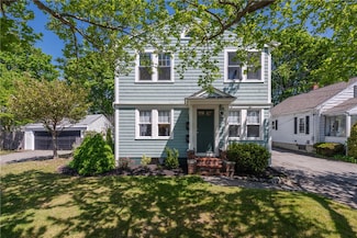 467 Maple Ave, Barrington, RI 02806